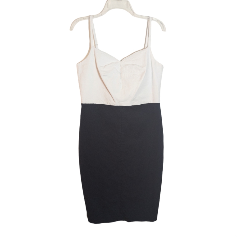 Banana Republic. White and Navy color lock spaghetti strap dress. Size 14 tall
